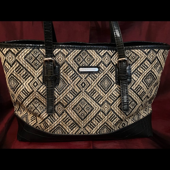 New Dana Buchman purse - Picture 3 of 6